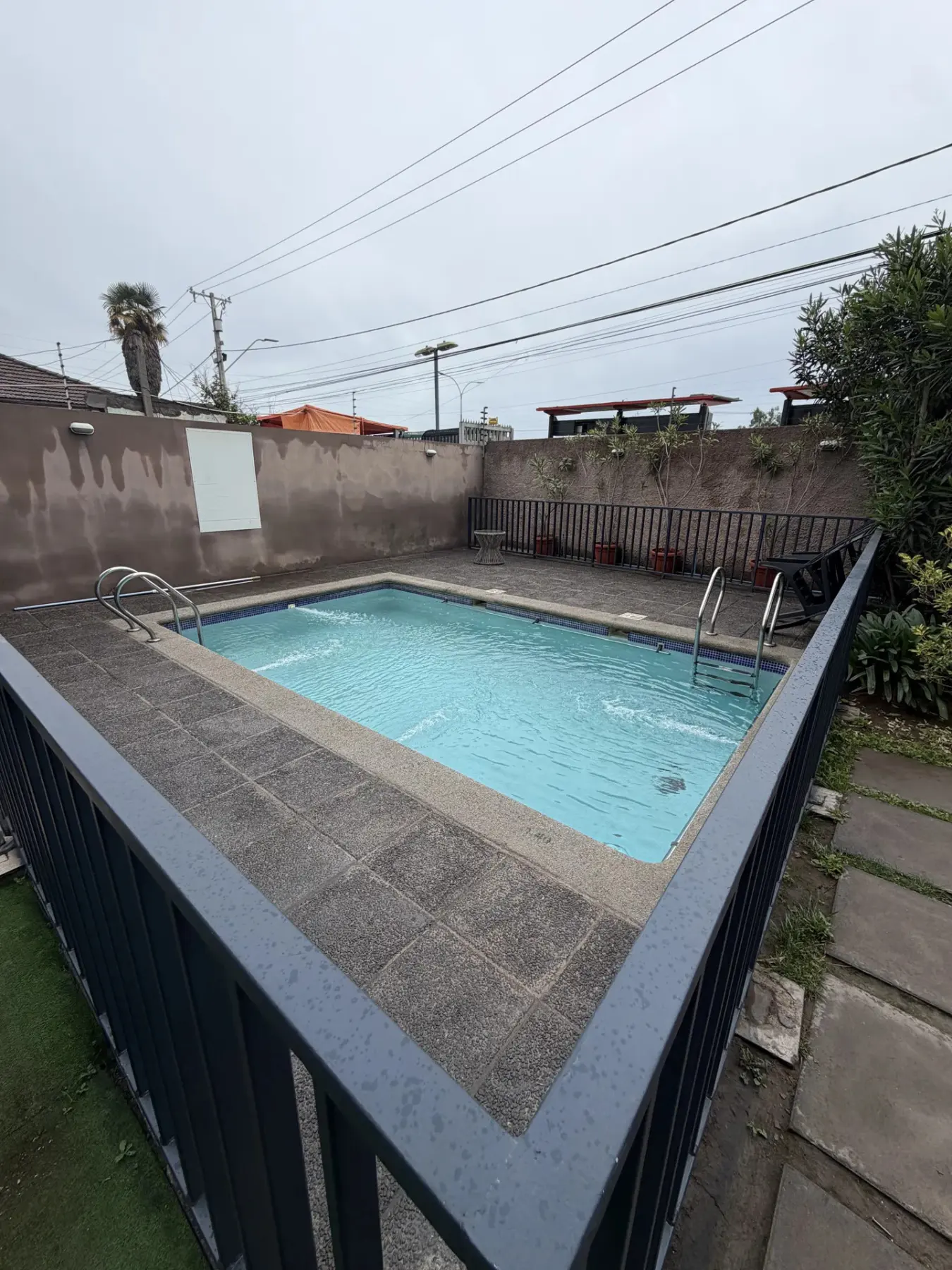 Piscina del Edificio Actitud en San Miguel